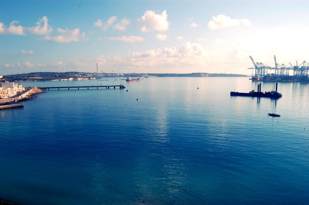Water's Edge 3* Birżebbuġa
