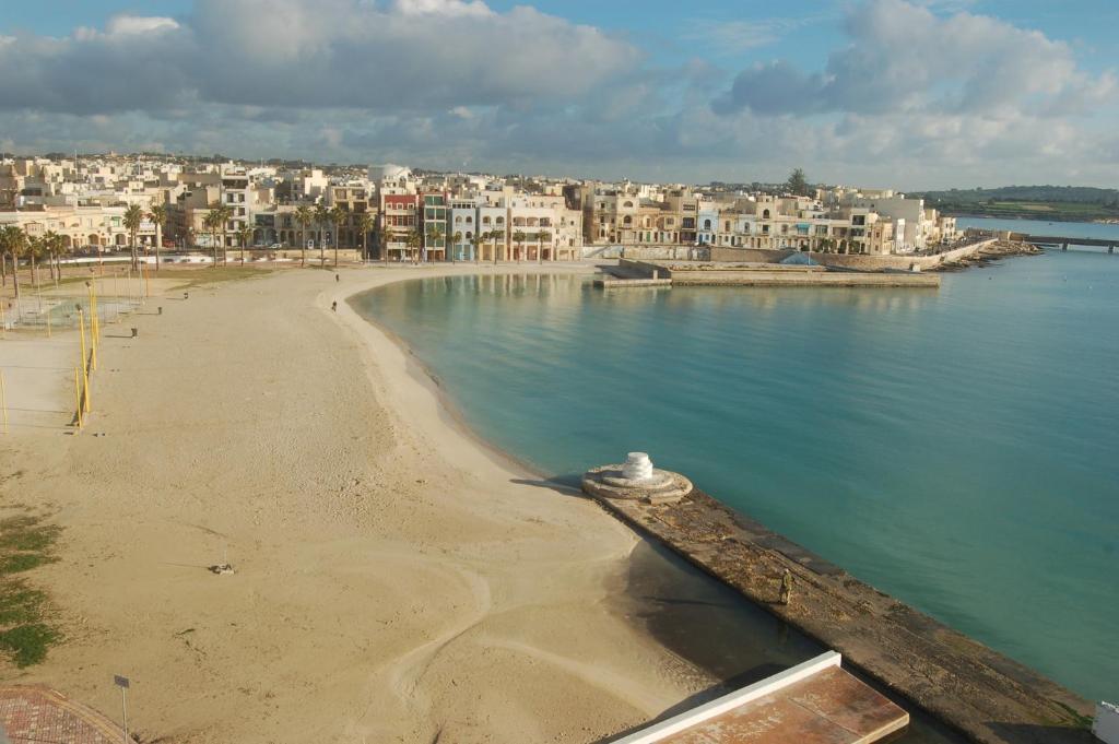 Water's Edge Szálloda Birżebbuġa