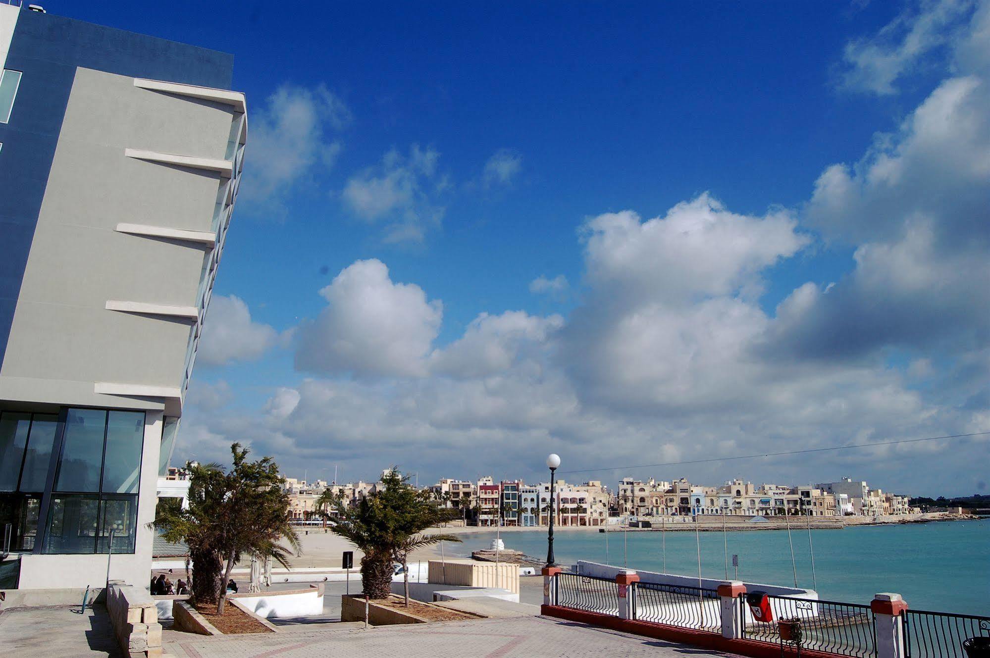 Water's Edge Hotel